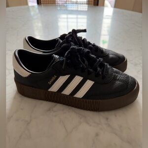Rare- women’s Adidas Sambarose sneaker (fits like women’s 7)